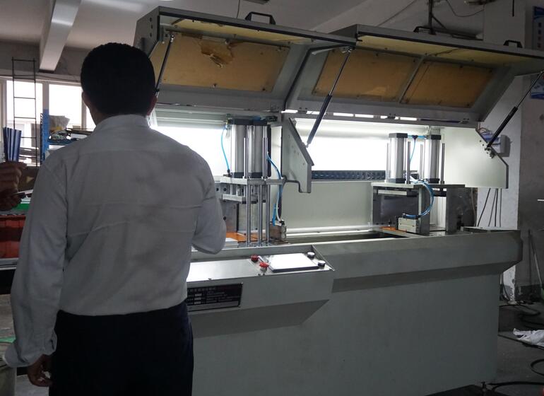 【四川】鄧氏DS-A450-3分離式切鋁機(jī)，鋸切汽車配件用異性空心、實(shí)心鋁棒